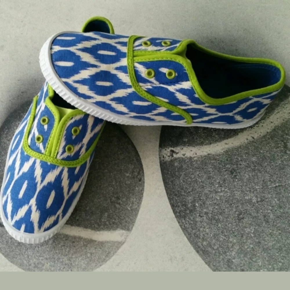 New Curve For Women Gumshoes Flats Size 7